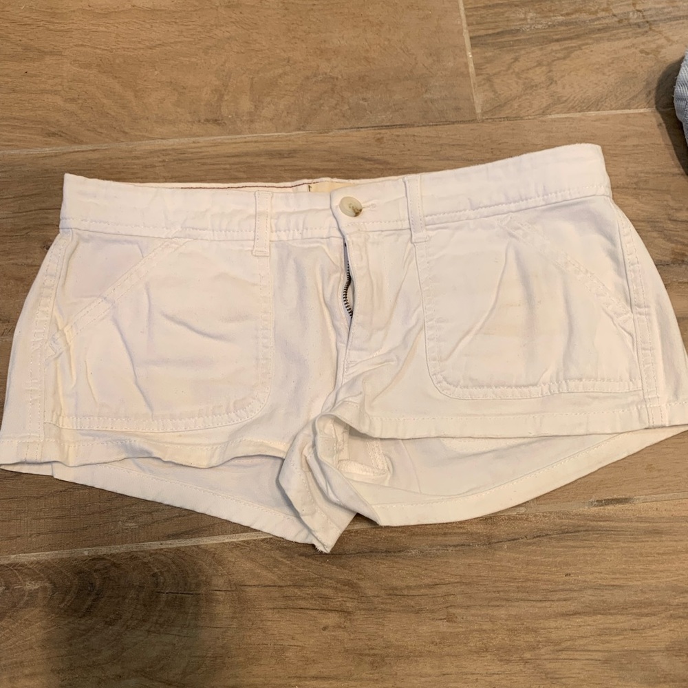 White Hollister low rise shorts